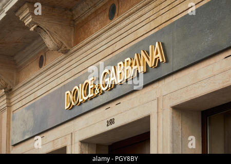 Venedig, Italien, 12. AUGUST 2017: Dolce und Gabbana golden Store anmelden in Venedig, Italien Stockfoto