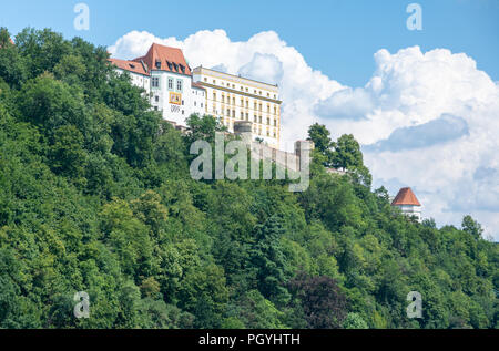 PASSAU, Deutschland - Juli 14: Die Veste Oberhaus in Passau, Deutschland Am 14. Juli 2018. Die Festung wurde im Jahr 1219 von Bischof Ulrich II. erbaut. Foto t Stockfoto