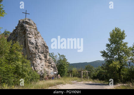 Ehemalige kommunistische Regime Arbeitslager und rock Steinbruch mit Gedenkstätte "lowetsch Camp" in der Nähe von Lowetsch Stockfoto