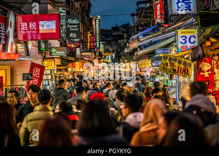 13. Februar 2018, Taipei Taiwan: Street View von voller Menschen, Shilin Nachtmarkt in Taipei Taiwan Stockfoto
