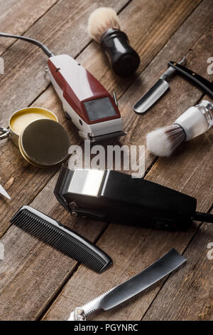 Elektrische Haar Trimmer und Bürsten Stockfoto