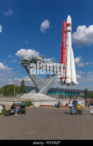 Wostok Rakete in der Nähe der Space Pavilion, VDNKH, Moskau, Russland Stockfoto