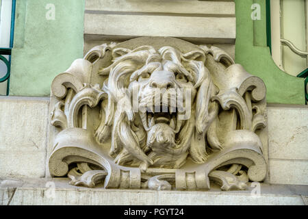 Skulptur Details der Löwe in der Rua Augusta Arch Terrasse, einem historischen Gebäude und Besucherattraktion in Commerce Square Stockfoto