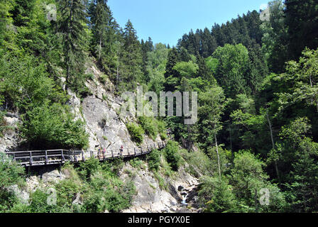 Galitzen fällt in den österreichischen Alpen Stockfoto