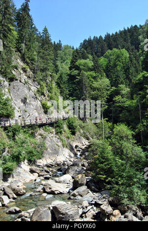 Galitzen fällt in den österreichischen Alpen Stockfoto