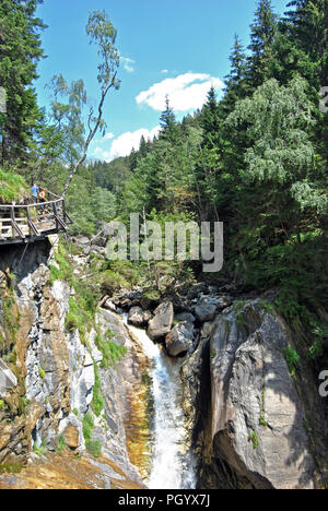 Galitzen fällt in den österreichischen Alpen Stockfoto