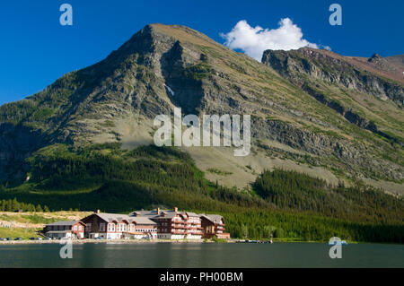 Viele Gletscher Hotel am Swiftcurrent Lake, Glacier National Park, Montana Stockfoto