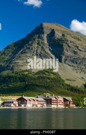 Viele Gletscher Hotel am Swiftcurrent Lake, Glacier National Park, Montana Stockfoto