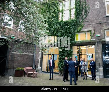 Amsterdam, Niederlande. 29 Aug, 2018. König Willem-Alexander der Niederlande bei der Knaw (Koninklijke Nederlandse Akademie van Wetenschappen) in Amsterdam am 29. August 2018 Für eine workvisit zu Geisteswissenschaften Cluster en het Niederlande Institut für fortgeschrittene Studien in den Geistes- und Sozialwissenschaften (NIAS) Foto: Albert Ph-van der Werf/Niederlande/Point de Vue | Quelle: dpa/Alamy leben Nachrichten Stockfoto