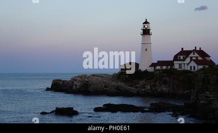 Portland Head Light in Cape Elizabeth, Maine, USA. Maine's ältester Leuchtturm in Betrieb. In Portland. Ein muss für Naturliebhaber. Stockfoto