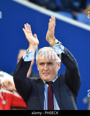 Southampton Manager Mark Hughes während der carabao Cup Achtelfinale zwischen Brighton und Hove Albion und Southampton an der American Express Community Stadion. 28. August 2018 nur für den redaktionellen Gebrauch bestimmt. Kein Merchandising. Für Fußball Bilder FA und Premier League Einschränkungen Inc. kein Internet/Mobile Nutzung ohne fapl Lizenz - für Details Kontakt Fußball Dataco Stockfoto