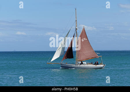 Pilot cutter Artaius (Heimathafen: Saint-Malo), vor Cancale, während der Regatta: "Branlebas de Régates" (Bretagne, Frankreich). Stockfoto