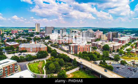 Drone Antenne des Downtown Greenville, South Carolina, SC Skyline Stockfoto