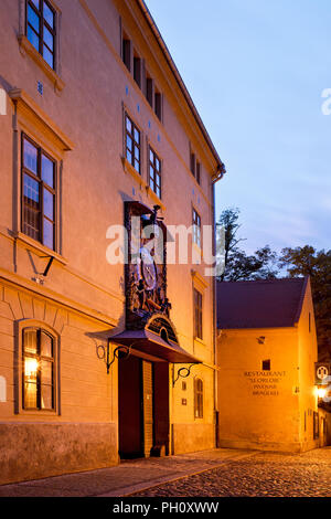 Saazer, TSCHECHISCHE REPUBLIK - 25. Oktober 2016: Hop Tempel mit astronomischen Uhr in saazer Stadt. Der Tschechischen Republik. Stockfoto