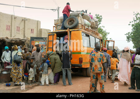Wochenmarkt Tag, Montag an Djenné, einem UNESCO-Weltkulturerbe. Mali, Westafrika Stockfoto