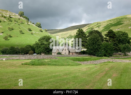 Kapelle von Buckden in den grünen Feldern von North Yorkshire, England. Stockfoto