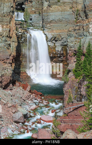 Wasserfall in der Schlucht der North Fork Blackfoot River in der Sündenbock Wüste in der Nähe von Ovando, Montana Stockfoto