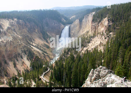 Die Upper Falls des Yellowstone River im Grand Canyon des Yellowstone, Yellowstone National Park, Wyoming. Stockfoto