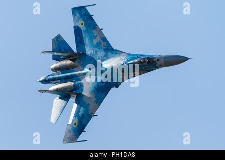 Eine Suchoi Su-27 "FLANKER" multirole Fighter Jet der Ukrainischen Luftwaffe im Royal International Air Tattoo 2018. Stockfoto