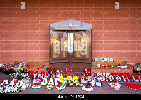 LIVERPOOL, Großbritannien - 17 Mai 2018: Hillsborough Denkmal für die 96 Opfer in Hillsborough Disaster gebaut 2015 in einem speziell entwickelten Garde gelegen Stockfoto