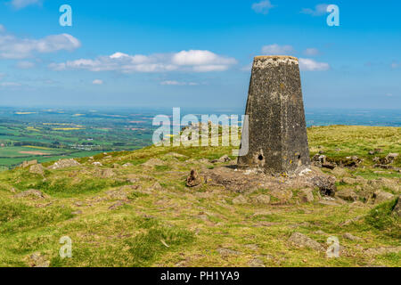 Blick über Shropshire Landschaft von oben Titterstone Clee in der Nähe von Cleeton, England, Großbritannien Stockfoto