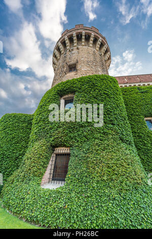 Castell de Peralada Schloss. Sitz der mittelalterlichen Dynastie der Grafen von Peralada. Hält jetzt einen Sommer Festival der klassischen Musik Stockfoto