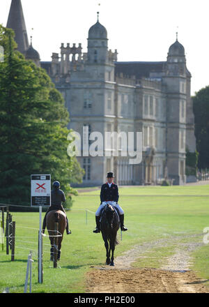 Stamford, Großbritannien. 30. Aug 2018. 30. August 2018. Oliver Townend (GB), MHS König Joule vor Burghley House während der Land Rover Burghley Horse Trials 2018 in Stamford, Lincolnshire, Großbritannien. Credit: Jonathan Clarke/Alamy leben Nachrichten Stockfoto