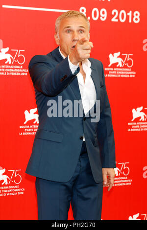 Venedig, Italien. 29 Aug, 2018. Christoph Waltz besucht die Jury photocall während des 75. Filmfestival von Venedig am 29. August in Venedig, Italien 2018. Quelle: John Rasimus/Medien Punch *** Frankreich, Schweden, Norwegen, Denark, Finnland, USA, Tschechische Republik, Südamerika Nur***/Alamy leben Nachrichten Stockfoto