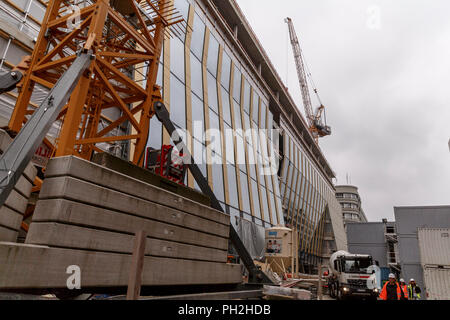 Berlin, Deutschland. 30 Aug, 2018. 30.08.2018, Berlin: Die Baustelle der neuen Axel Springer Haus, während einer Pressekonferenz fotografiert. Credit: Carsten Koall/dpa/Alamy leben Nachrichten Stockfoto