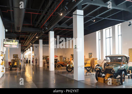 Museo Automovilistico y de la Moda, Malaga, Provinz Malaga, Spanien. Automobil und Mode Museum. Teil der Anzeige. Stockfoto