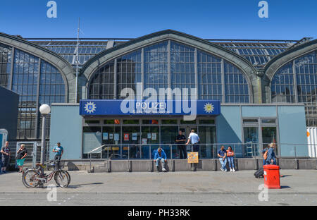 Polizeiwache, Hauptbahnhof, Hachmannplatz, Kirchenallee, Hamburg, Deutschland Stockfoto