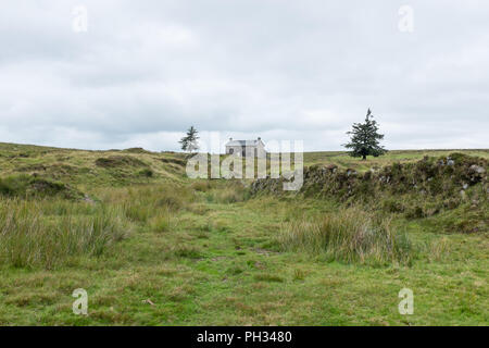 Die Nonne Kreuz Bauernhof auf Dartmoor in der Nähe von Princetown ist ein stillgelegtes Etagenbett Zimmer für Wanderer. Stockfoto