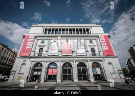 Das National Theatre Madrid am Opernplatz, Madrid, Spanien. Stockfoto