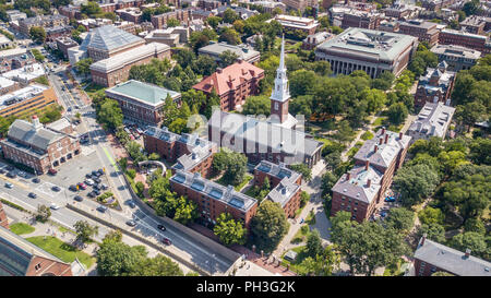 Canaday Hall und Gedächtniskirche, Harvard University, Boston, MA, USA Stockfoto