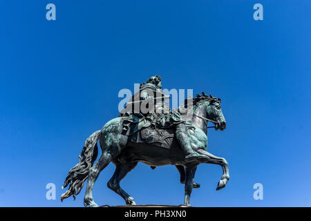 Berlin, Deutschland, 14. Mai 2018: Nahaufnahme der Reiterstatue von Friedrich Wilhelm I., Kurfürst von Brandenburg, im Cour d'honneur Charlottenburg P Stockfoto