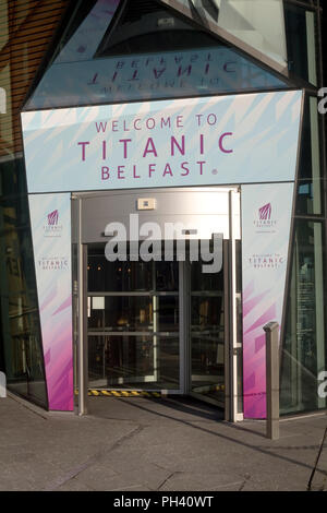 Haupteingang Titanic Ausstellung im Olympischen weg in Titanic Quarter von Belfast Stockfoto