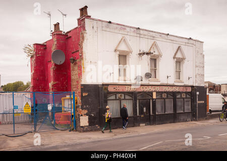 Das Coach House Pub, jetzt stillgelegten oder aufgegeben, Bristol, Großbritannien Stockfoto