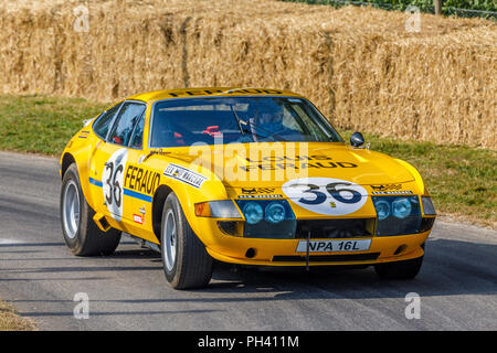 1972 Ferrari 365 GTB/4 DAYTONA Sport Racer mit Fahrer Annette Maurer am Goodwood Festival 2018 von Geschwindigkeit, Sussex, UK. Stockfoto