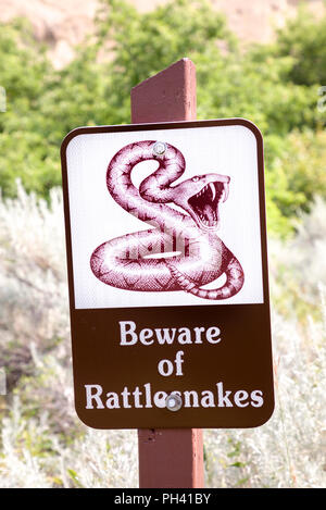 Hüten Sie sich vor Klapperschlangen unterzeichnen, Piktogramm Cave State Park, Billings, Montana, USA Stockfoto