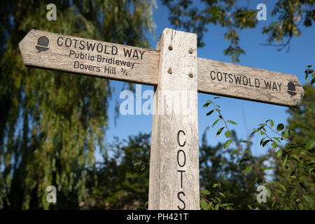 Die Cotswold Way Wanderweg Wegweiser, Chipping Campden, Cotswolds, Gloucestershire, England, Vereinigtes Königreich, Europa Stockfoto