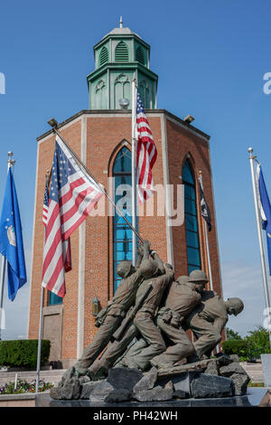 Westbury, New York - 21. August 2018 eine Gedenkstätte für die Männer und Frauen, die das Opfer im Zweiten Weltkrieg vor der Veterans Memorial in Eis Stockfoto