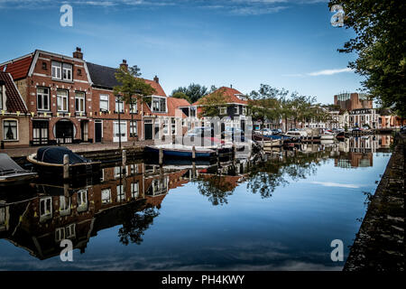 Stadsgracht Fluss Sneek Holland Niederlande Stockfoto