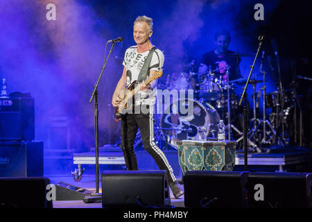 Sting und Shaggy live in Konzert im Auditorium Parco della Musica Mit: Sting, Wo: Rom, Latium, Italien Wann: 28 Aug 2018 Quelle: IPA/WENN.com ** Nur für die Veröffentlichung in Großbritannien, den USA, Deutschland, Österreich, Schweiz zur Verfügung. Keine Web verwenden. Keine Zeitungen.** Stockfoto