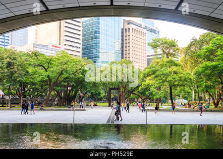 Manila, Philippinen - 30. Juli 2018: Ayala Triangle Gärten Stockfoto