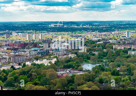 Regent's Park, West London, Wembley Stadion - Luftaufnahme vom BT Tower Stockfoto