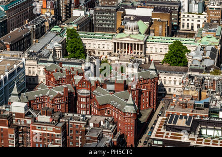 Die Kreuzförmigen Gebäude und UCL Universität College London - Luftaufnahme vom BT Tower Stockfoto