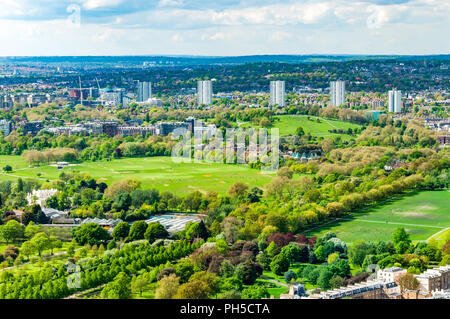 Regent's Park und London Zoo - Luftaufnahme vom BT Tower Stockfoto