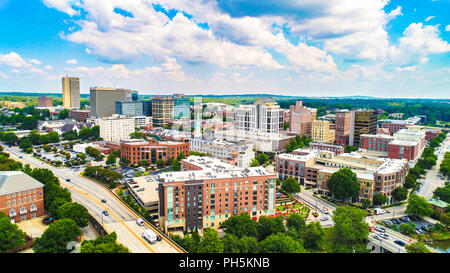 Drone Antenne des Downtown Greenville, South Carolina, SC Skyline Stockfoto