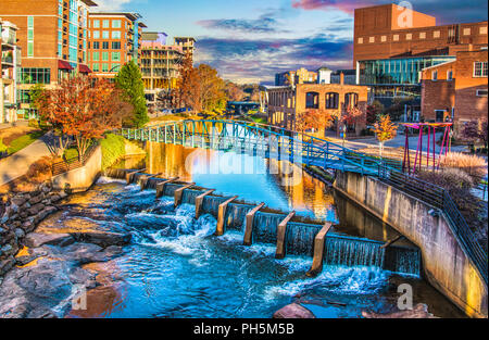 Reedy den Fluss und die Skyline in Greenville South Carolina SC. Stockfoto