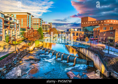 Reedy den Fluss und die Skyline in Greenville South Carolina SC. Stockfoto